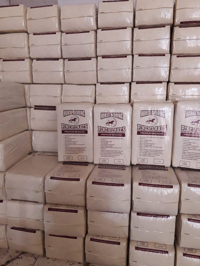 Pine Flakes or Shavings "Horse Bedding" 14KG