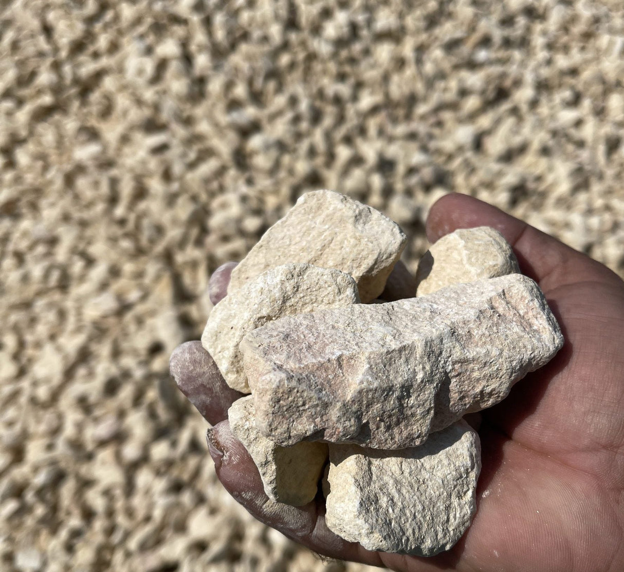 Beige Gravel 4-8cm 20kg Bag