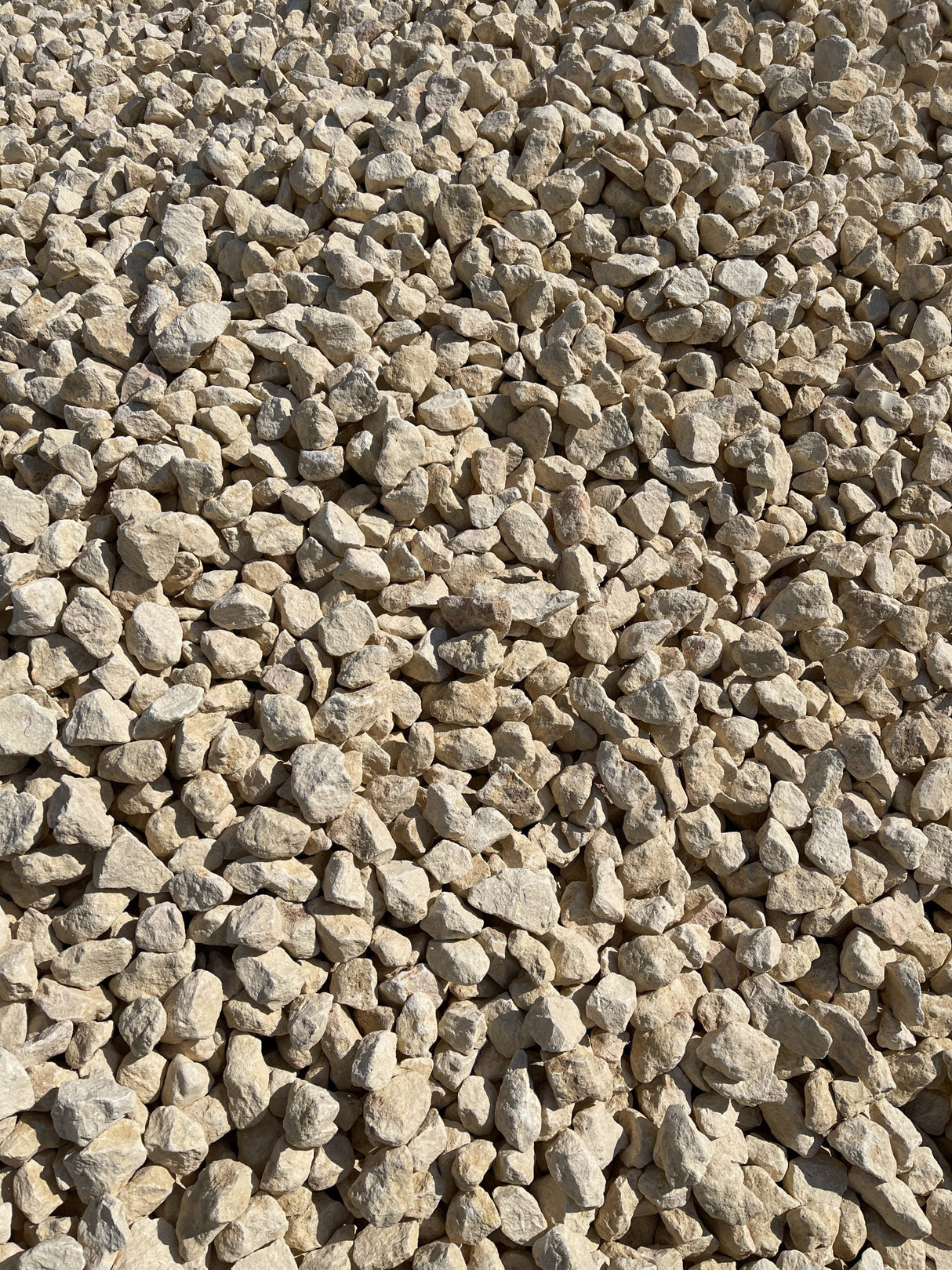 Beige Gravel 2-4cm 20kg Bag